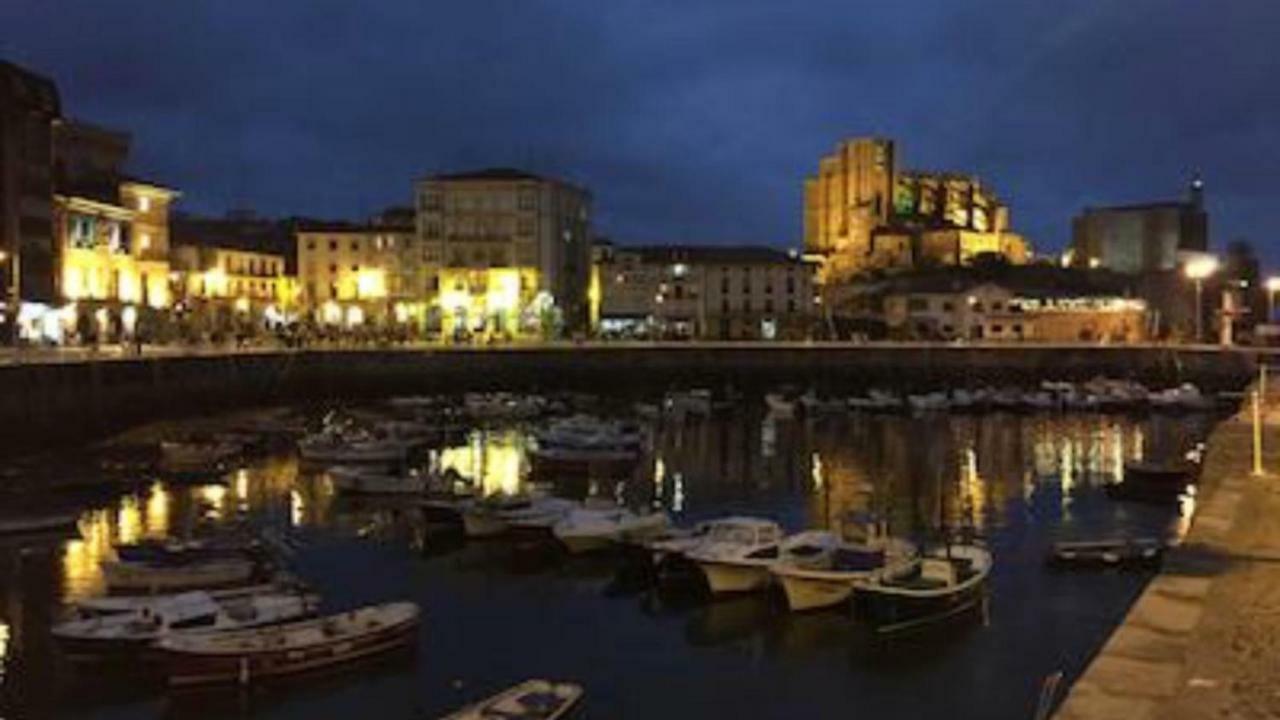 Castro Sun And Beach Castro Urdiales Exterior photo